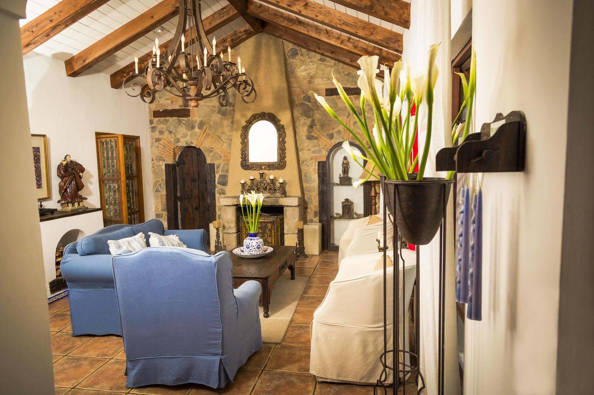 Casa Encantada By Porta Hotels Antigua ภายนอก รูปภาพ